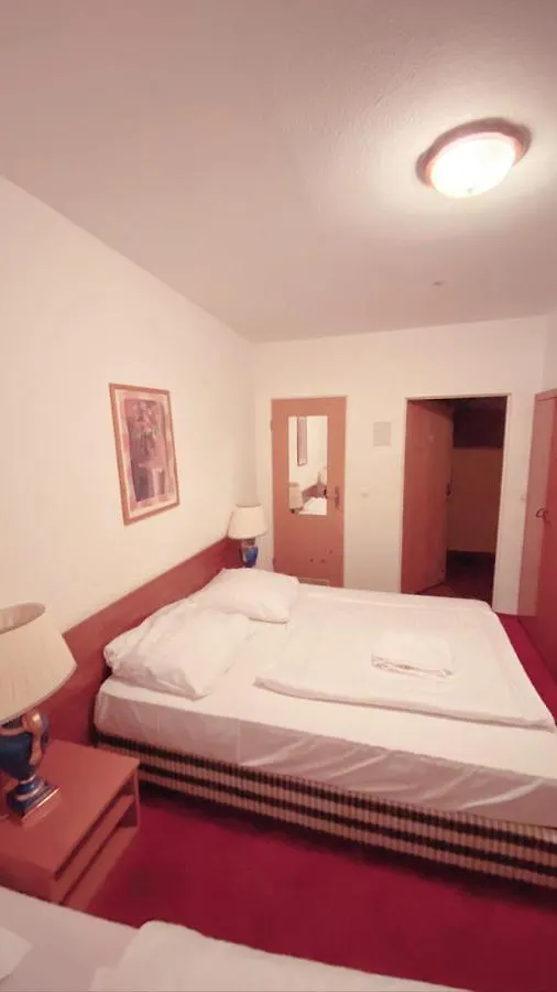 Maerkischer Hof Hotel Berlin