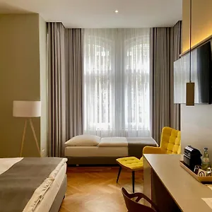 38 *** Berlin